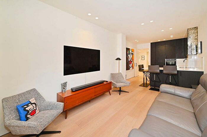2 Bedroom Flat For Sale In Wells Street, West One House, W1T