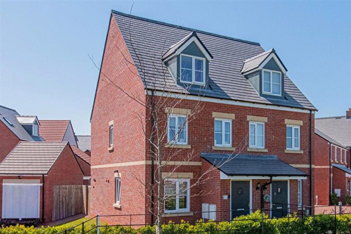 3 Bedroom Semi Detached House For Sale In Woodpecker Drive, Rothwell, Kettering, NN14