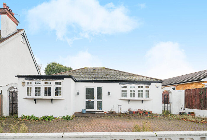 3 Bedroom Bungalow For Sale In All Saints Road, Sutton, Surrey, SM1