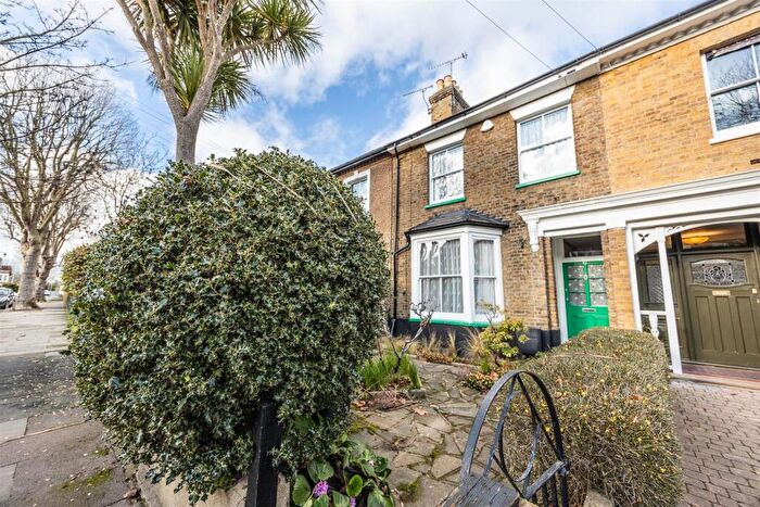 3 Bedroom Terraced House For Sale In Cambridge Road, Southend-On-Sea, SS1