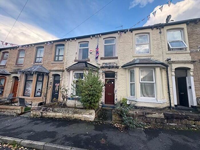 3 Bedroom Terraced House For Sale In Clifton Street, Burnley, BB12