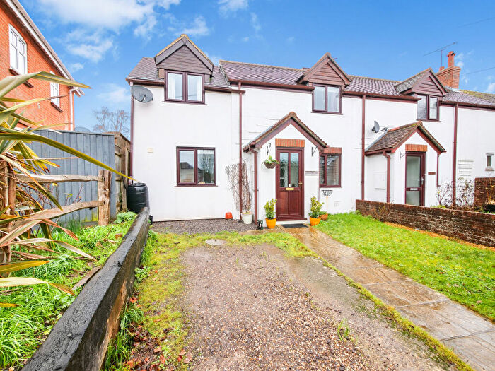 4 Bedroom End Of Terrace House For Sale In Rixon Hill, Stuminster Newton, DT10