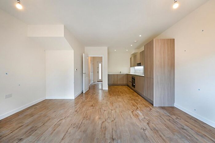 4 Bedroom Property To Rent In Cherry Mews, Springfield Place, London, SW17