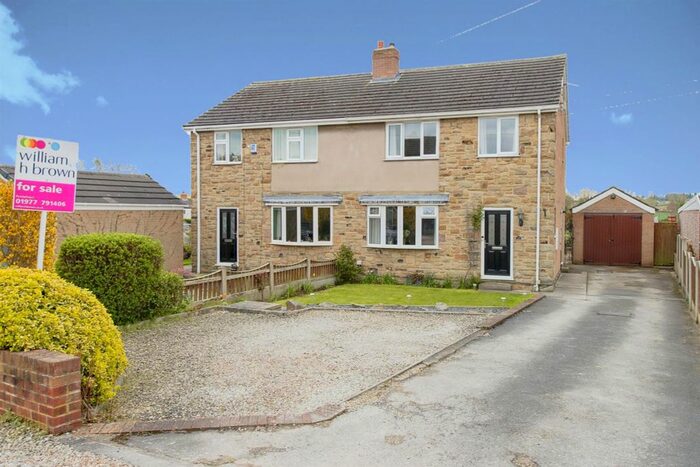 3 Bedroom Semi-Detached House For Sale In Chariot Way, Thorpe Audlin, Pontefract, WF8