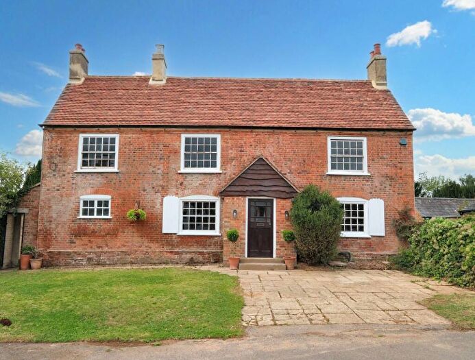 6 Bedroom Detached House For Sale In The Crown, The Green, Great Horwood, Milton Keynes, Buckinghamshire, MK17