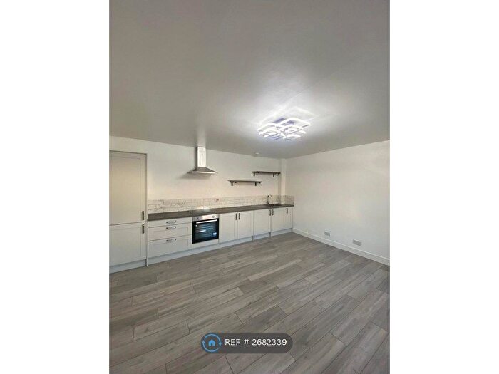 1 Bedroom Flat To Rent In Jane Moir Court, London, E7