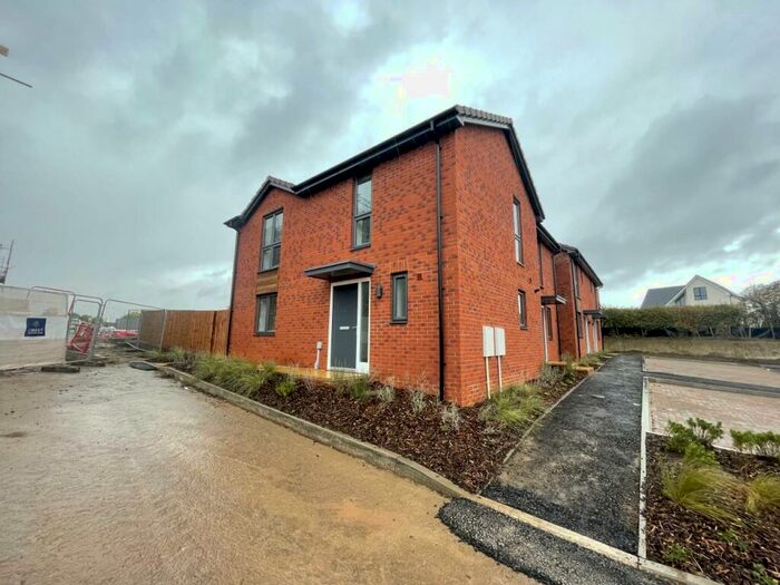 3 Bedroom Semi-Detached House To Rent In Crop Leaze, Stoke Gifford, Bristol, BS34