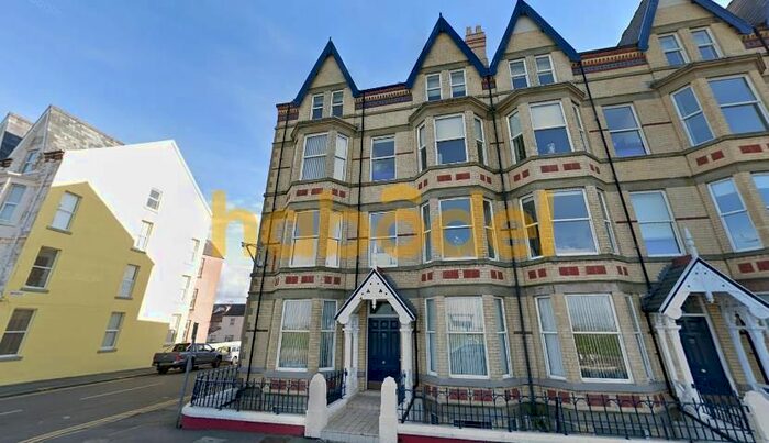 1 Bedroom Flat To Rent In West Parade, Rhyl, LL18