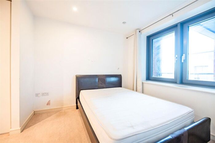 2 Bedroom Flat To Rent In Chartfield Avenue, London, SW15