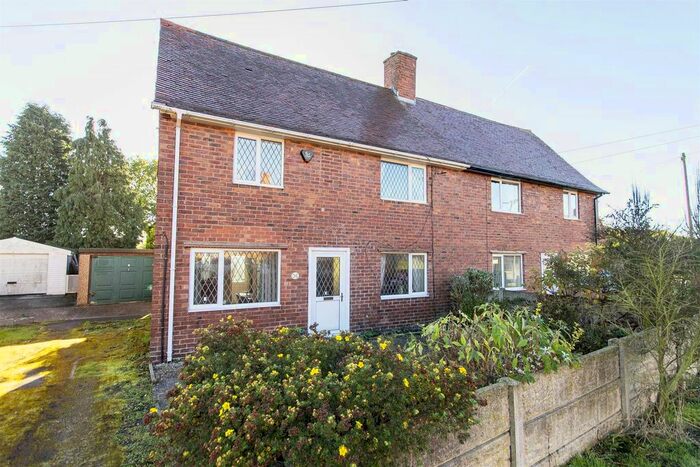 3 Bedroom Semi-Detached House For Sale In Springfield Road, Holmewood, Chesterfield, S42