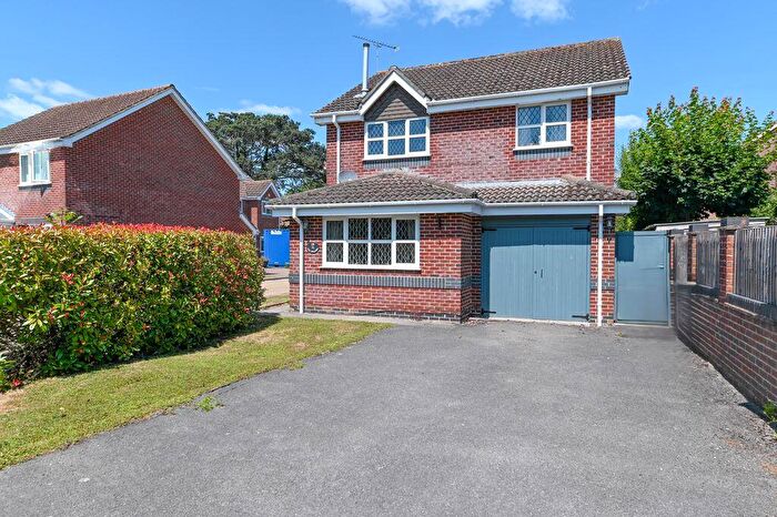 3 Bedroom Detached House To Rent In The Willows, Denmead, PO7