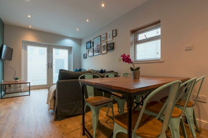 8 Bedroom Terraced House To Rent In Llantwit Street, Cardiff, CF24