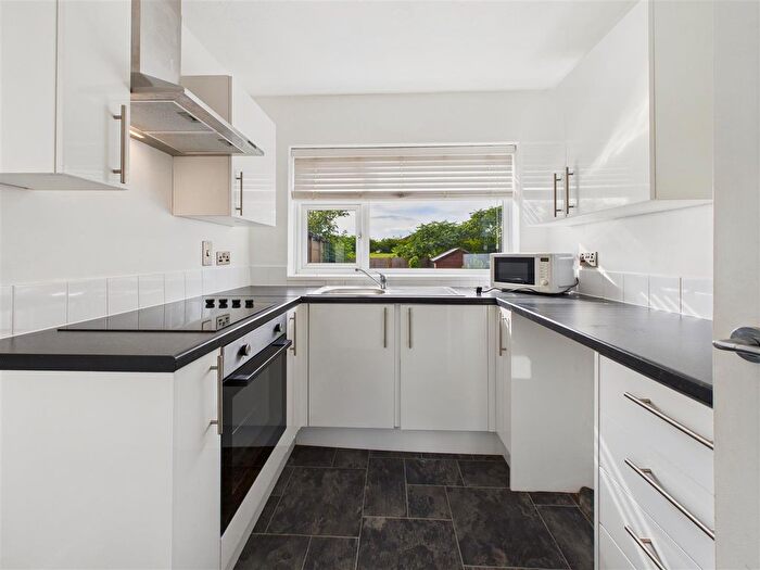 2 Bedroom End Terrace House For Sale In Corona Drive, Hull, HU8