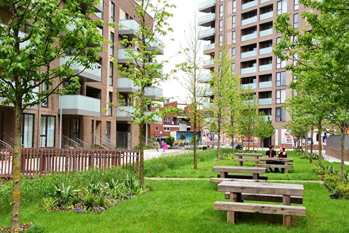 1 Bedroom Flat To Rent In New Village Avenue, London, E14