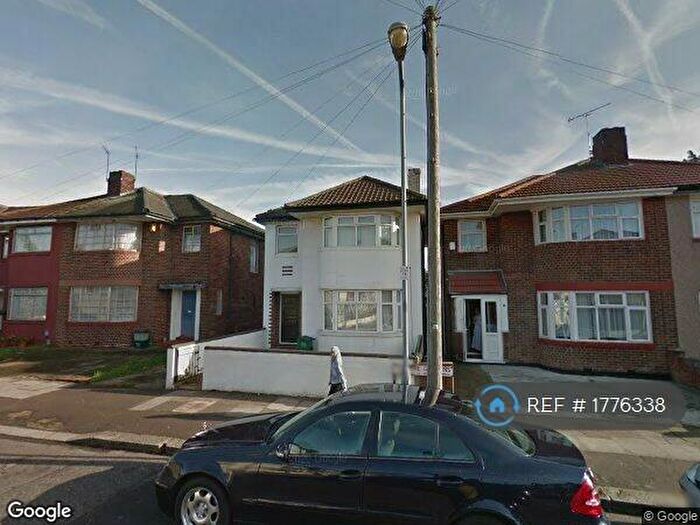 3 Bedroom Detached House To Rent In Forterie Gardens, Ilford, IG3