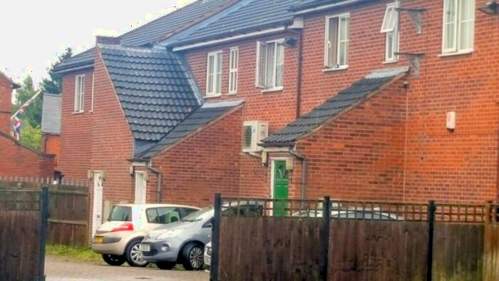 1 Bedroom Flat To Rent In Green Road, LE9