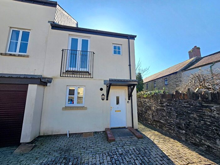 3 Bedroom End Of Terrace House For Sale In Abbeymead Mews, Tavistock, PL19
