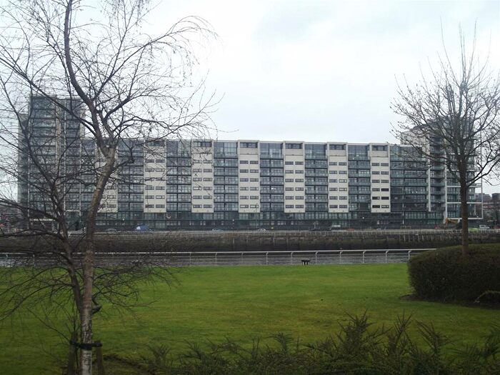 2 Bedroom Flat To Rent In Lancefield Quay, G3