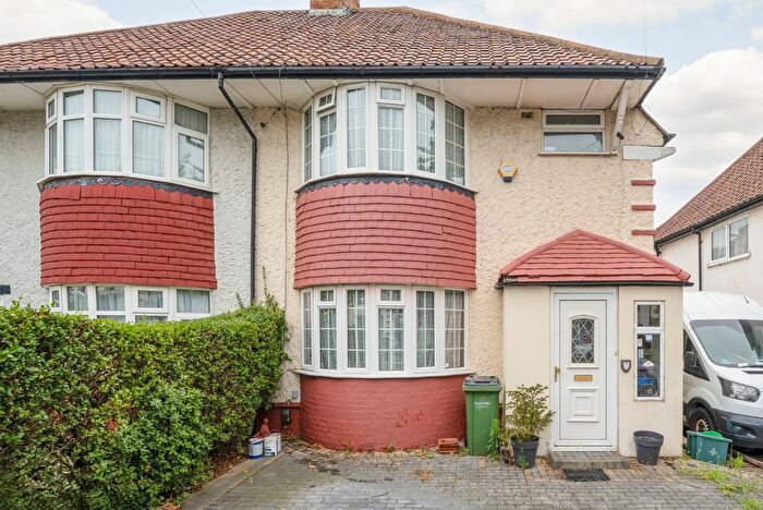 3 Bedroom Semi-Detached House For Sale In Canberra Road, Charlton, SE7