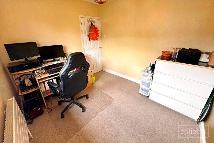 2 Bedroom Semi-Detached House For Sale In Ferndene Way, Southampton, SO18