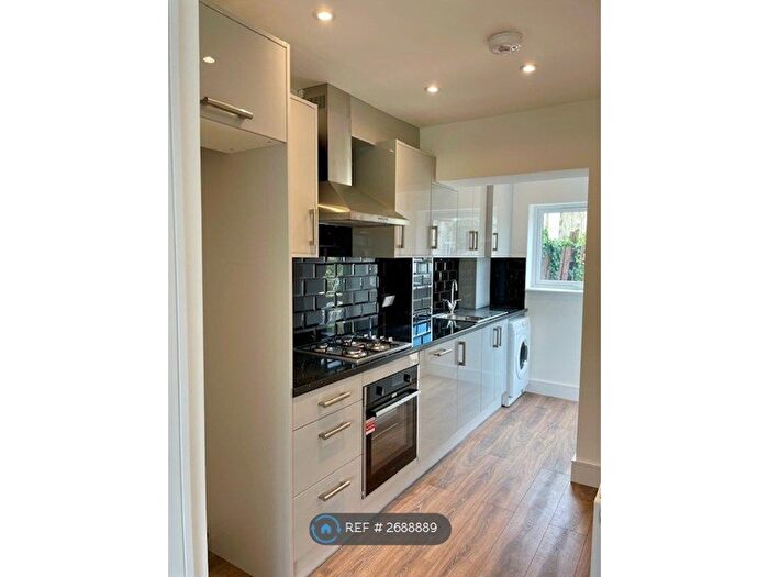 4 Bedroom End Terrace House To Rent In Woodstock Gardens, Hayes, UB4