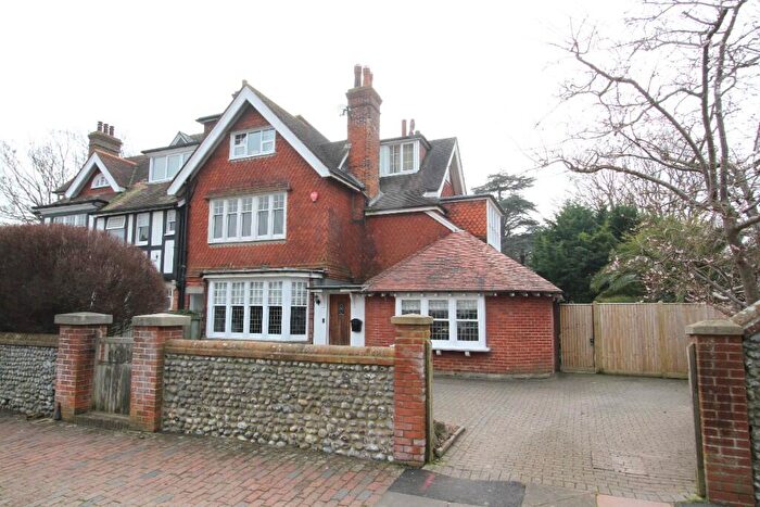 5 Bedroom Semi-Detached House For Sale In Saffrons Road, Eastbourne, BN21