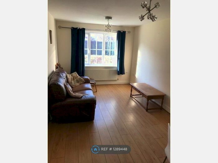 2 Bedroom Flat To Rent In Reed Close, Farnworth, Bolton BL4