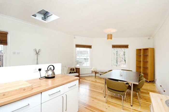 1 Bedroom Terraced House To Rent In Grafton Road, Kentish Town, London, NW5