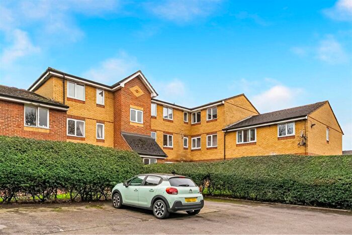 1 Bedroom Apartment For Sale In Shortlands Close, Belvedere, DA17