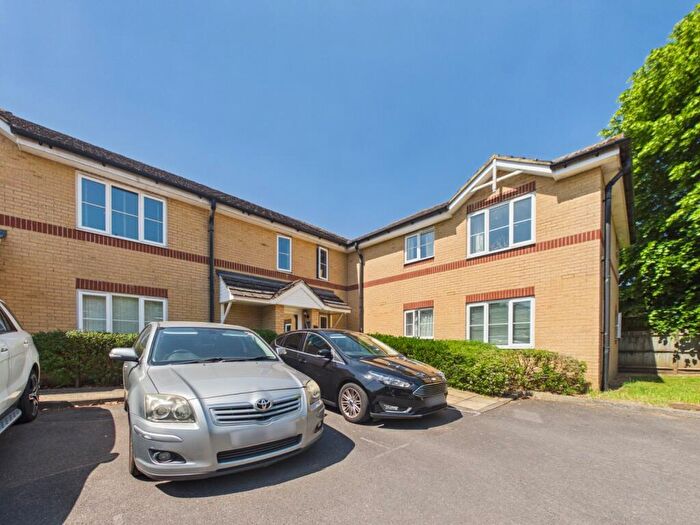 2 Bedroom Apartment For Sale In Hurworth Avenue, Langley, Berkshire, SL3