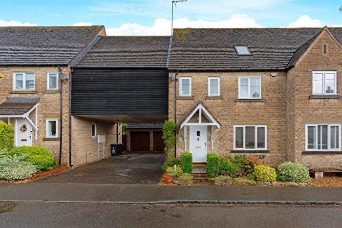 4 Bedroom Semi-Detached House For Sale In Back Lane, Brigstock, NN14