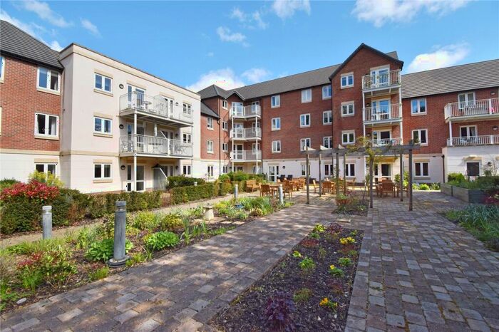 2 Bedroom Apartment For Sale In Bath Road, Devizes, Wiltshire, SN10