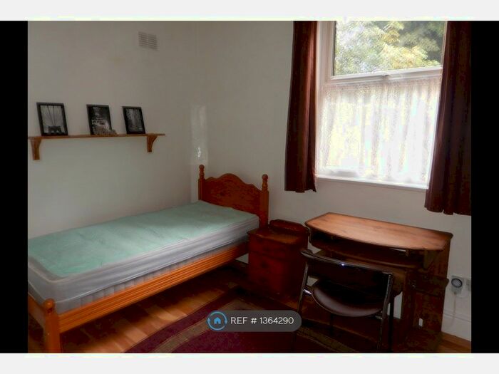 Studio To Rent In Stanmore Road, Birmingham, B16