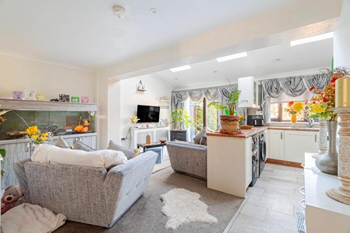 4 Bedroom Semi-Detached House For Sale In The Cove, Belton, NR31