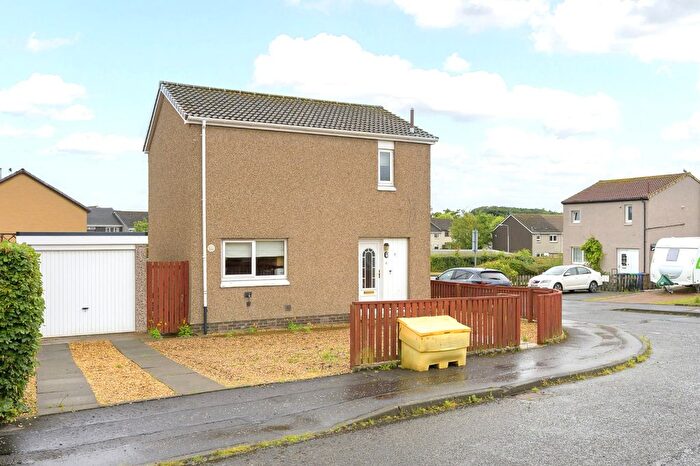 2 Bedroom Detached House For Sale In Meadowfield, Dalgety Bay, KY11