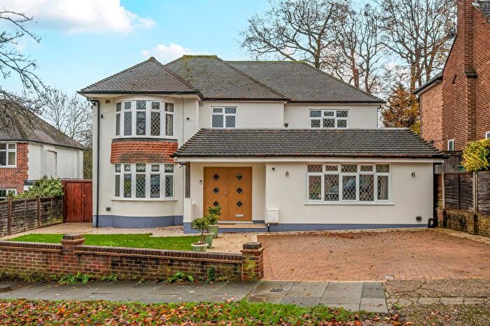 4 Bedroom Detached House For Sale In Downs Wood, Epsom, KT18