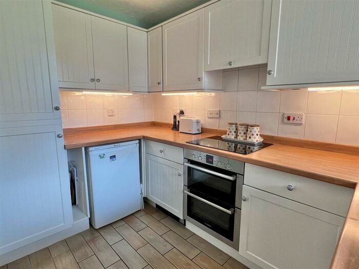 4 Bedroom Detached House For Sale In Newbery Close, Axminster, EX13