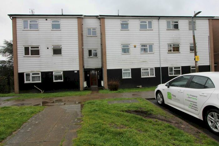 1 Bedroom Flat To Rent In Ogard Road, Hoddesdon, EN11