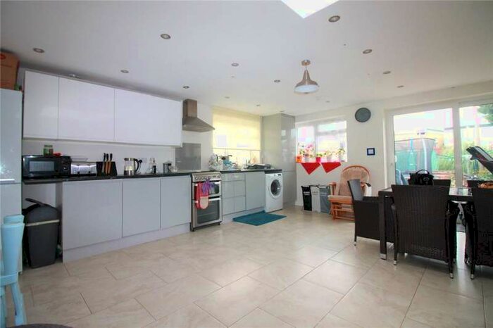 4 Bedroom Terraced House To Rent In Costons Lane, Greenford UB6