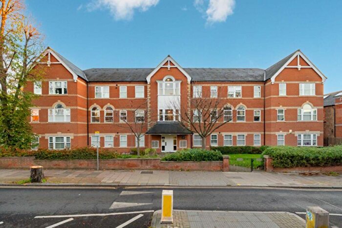 2 Bedroom Flat For Sale In Salusbury Road, Queen's Park, NW6