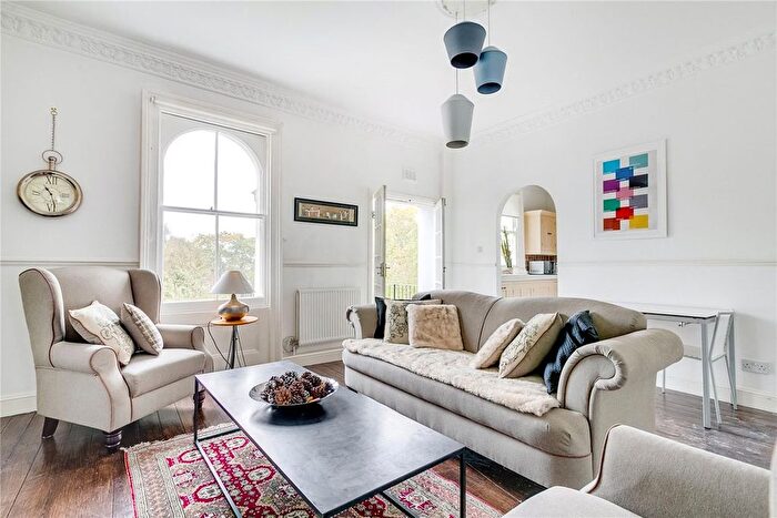 2 Bedroom Flat To Rent In Ladbroke Grove, Holland Park, W11