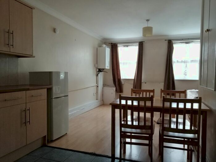 1 Bedroom Flat To Rent In Tower Bridge Road, London, SE1