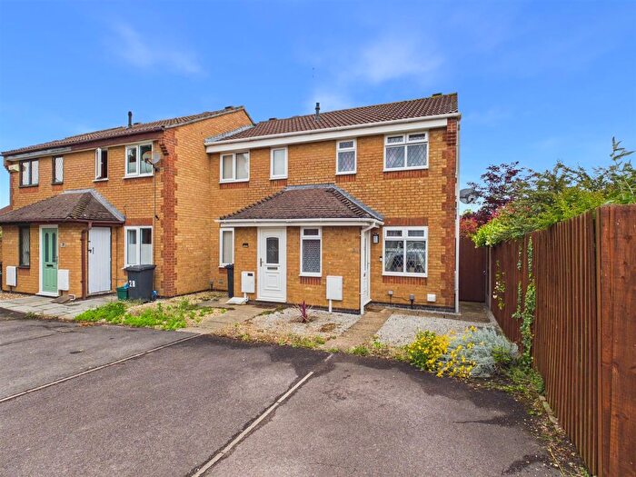 2 Bedroom Semi Detached House For Sale In Canning Road, Longlevens, Gloucester, GL2