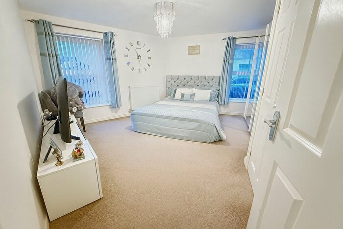 2 Bedroom Flat For Sale In Easdale Street, Swindon, SN25