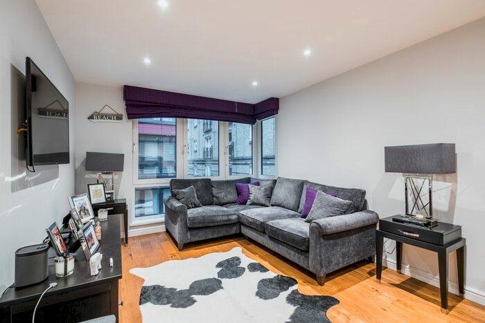 1 Bedroom Flat To Rent In High Timber Street, London, EC4V