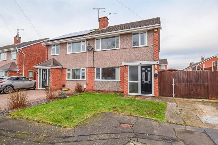 3 Bedroom Semi Detached House To Rent In Innisfree Close, Great Sutton, Ellesmere Port, CH66