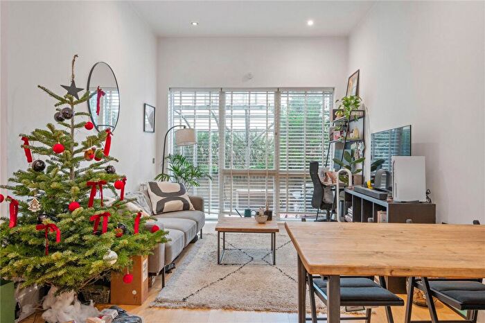 1 Bedroom Apartment For Sale In Kingsland Road, London, E8