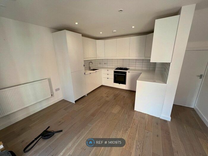 4 Bedroom Semi-Detached House To Rent In Lowndes Mews, London, SW16