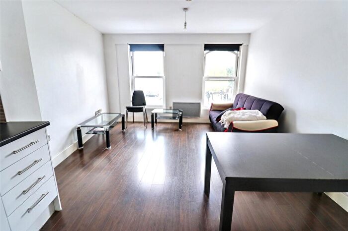 1 Bedroom Apartment To Rent In High Road, Seven Sisters, London, N17