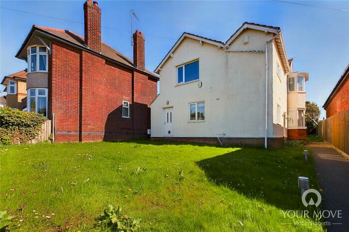 4 Bedroom Detached House To Rent In Beatrice Road, Kettering, Northamptonshire, NN16